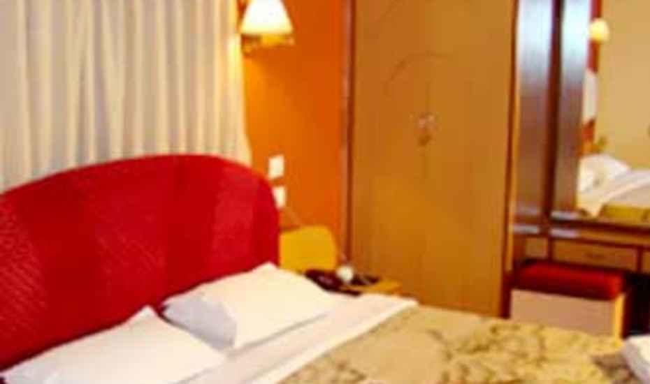 Hotel Dream Land Phulabāni 外观 照片